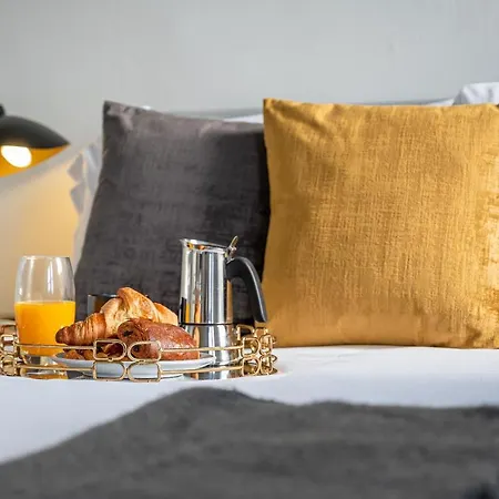 Stunning 5 Bedroom 5 En-suite Victorian House In *