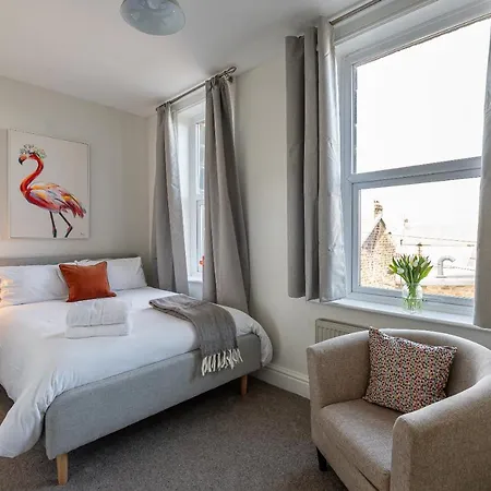 Stunning 5 Bedroom 5 En-suite Victorian House In * Harrogate