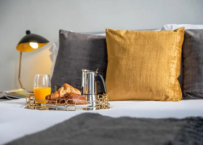 Stunning 5 Bedroom 5 En-suite Victorian House In *