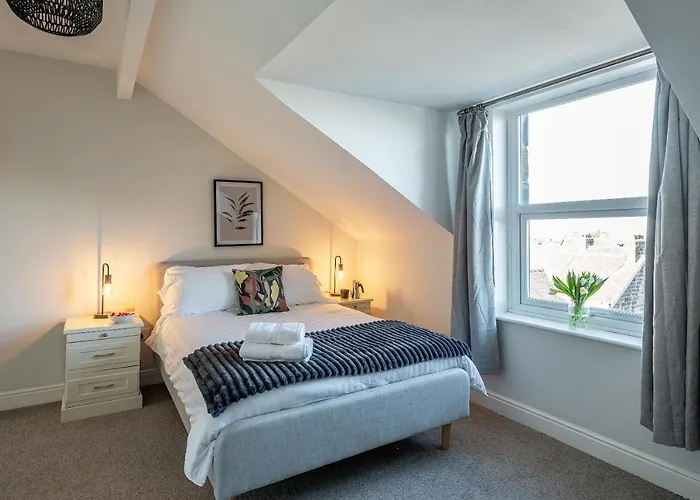 Stunning 5 Bedroom 5 En-suite Victorian House In Nyaraló