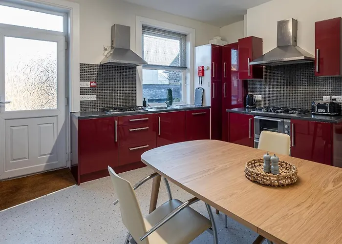 Stunning 5 Bedroom 5 En-suite Victorian House In Harrogate